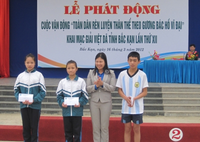108 VĐV tham dự Giải Việt dã Bắc Kạn lần thứ XII năm 2012